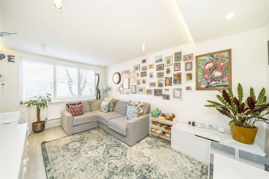 Property photo 2 of 6 Picture No. 09