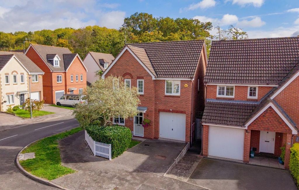 Property photo 1 of 28