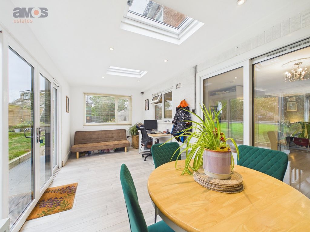 Property photo 3 of 18 5697385