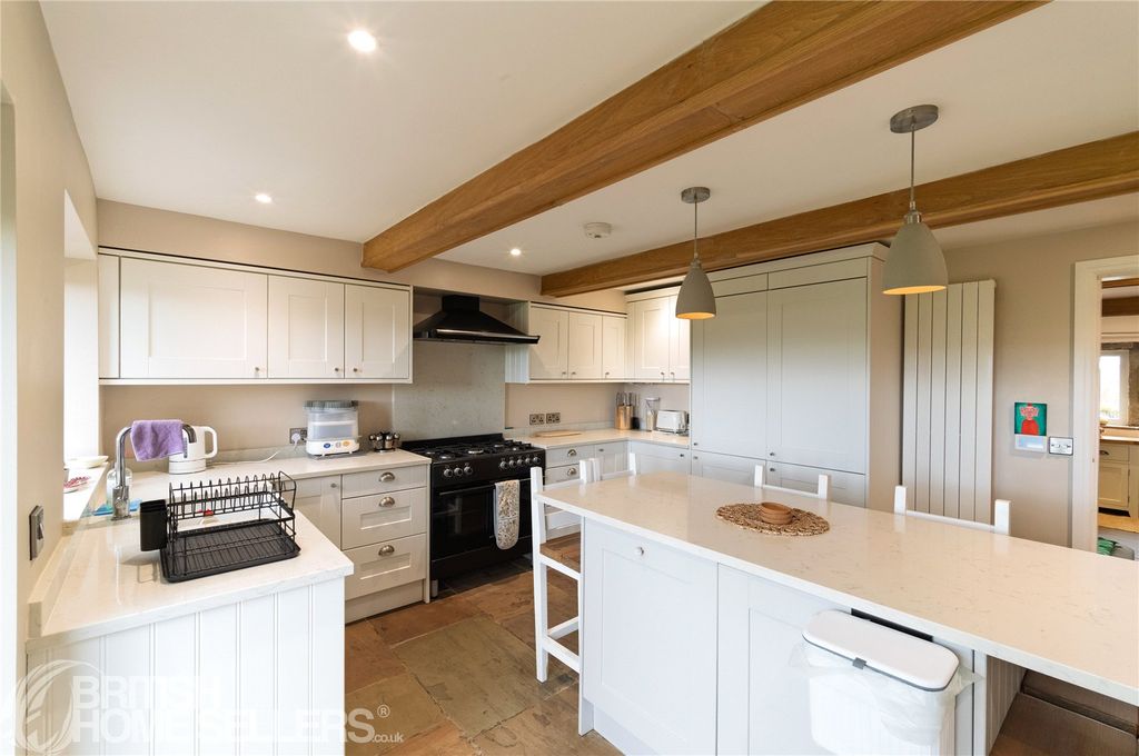 Property photo 2 of 16 Picture No. 06