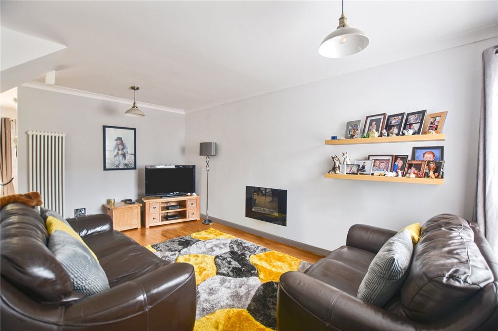 Property photo 2 of 17 Living Room