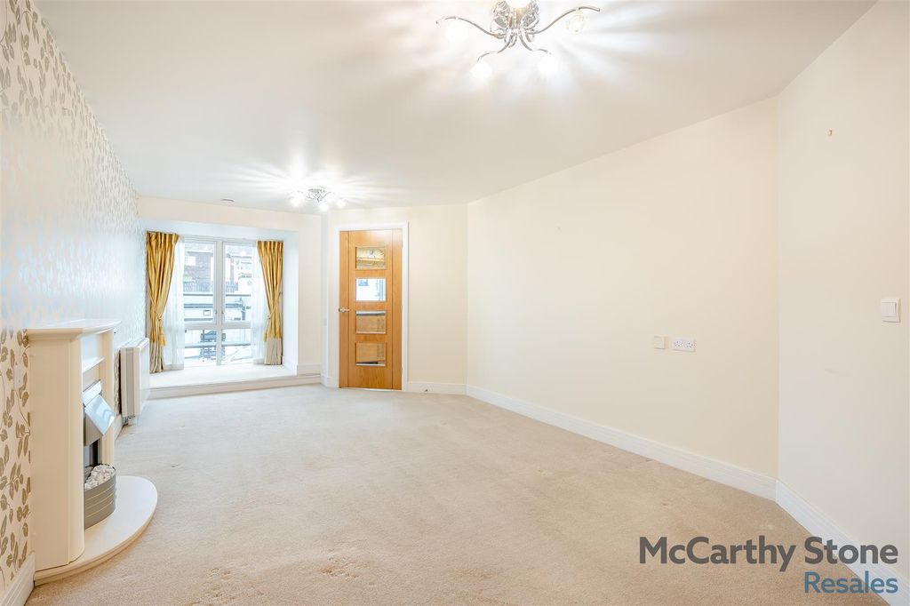 Property photo 3 of 42 8676739-Interior30.Jpg