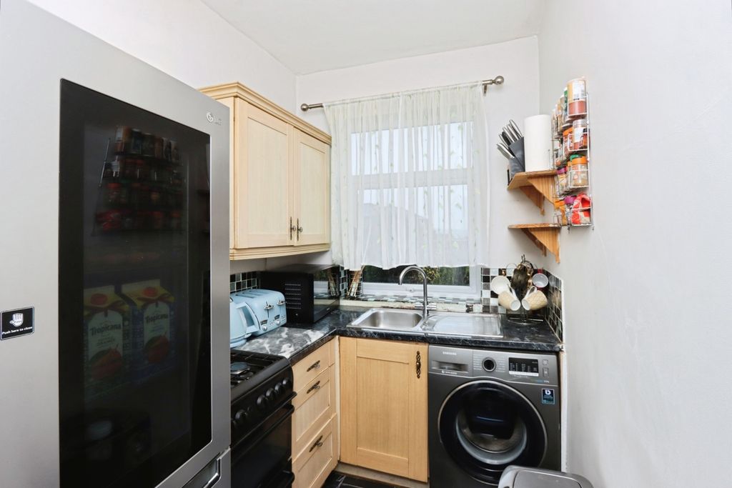 Property photo 3 of 18 Pbox-Img.Jpg