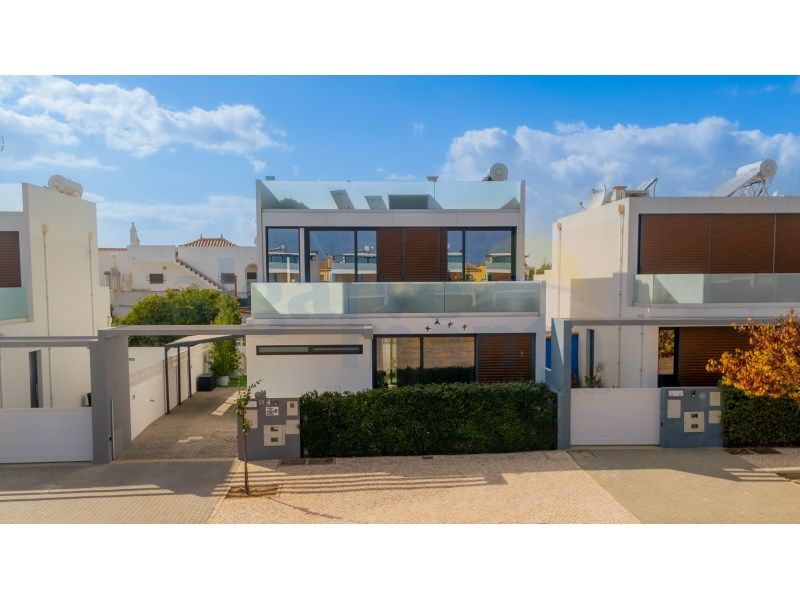 Property photo 2 of 35