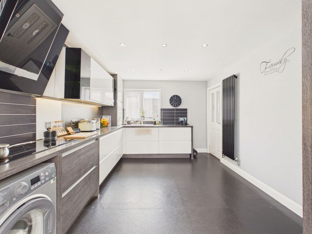 Property photo 2 of 26 5036365