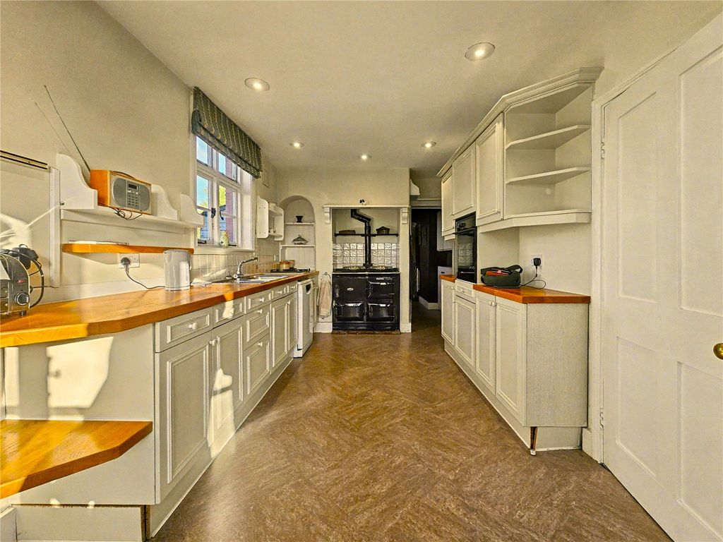 Property photo 3 of 28 Picture No. 28