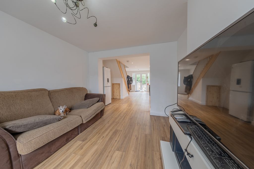 Property photo 3 of 23