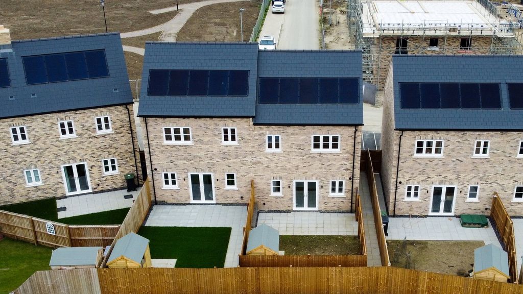 Property photo 2 of 16