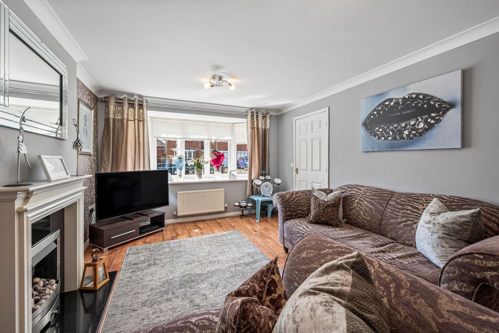 Property photo 2 of 39