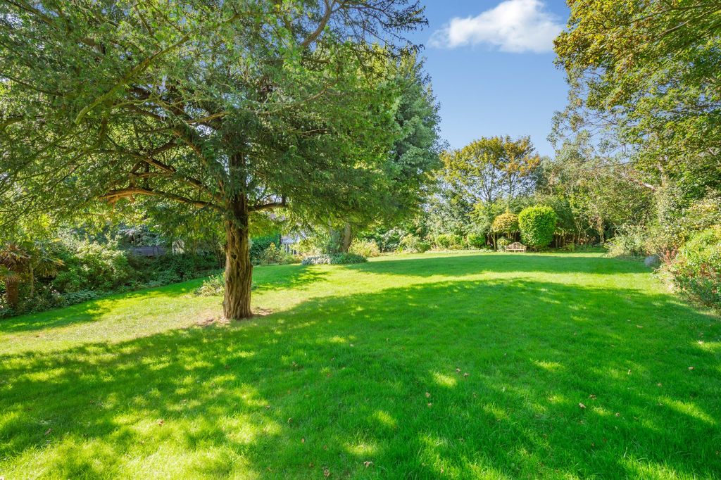 Property photo 3 of 25 Garden