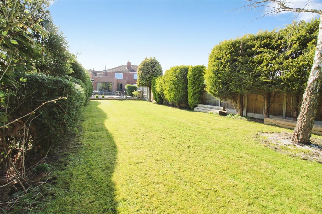 Property photo 2 of 18 Exterior