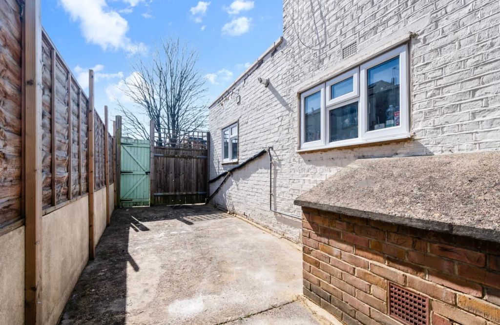 Property photo 3 of 6 Img_0093