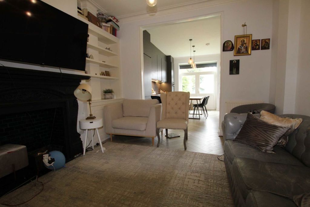Property photo 2 of 4