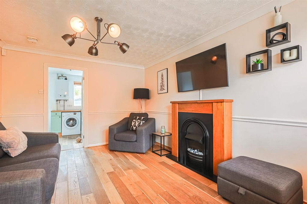 Property photo 3 of 10