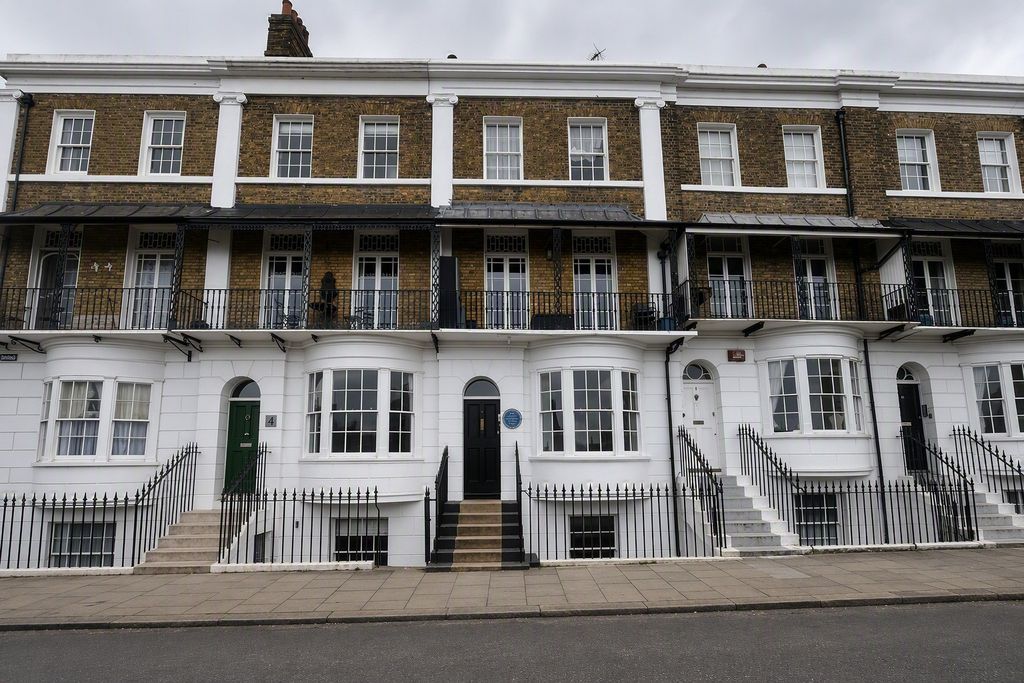 Property photo 1 of 7