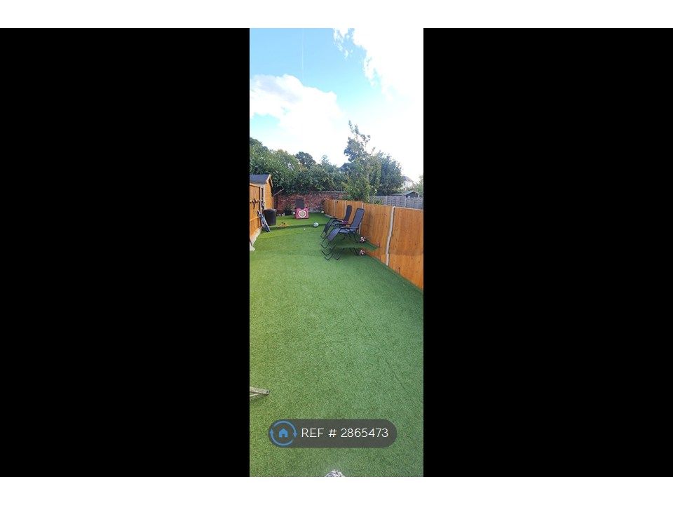 Property photo 2 of 33