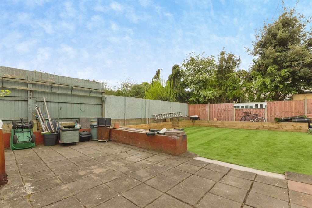 Property photo 3 of 18