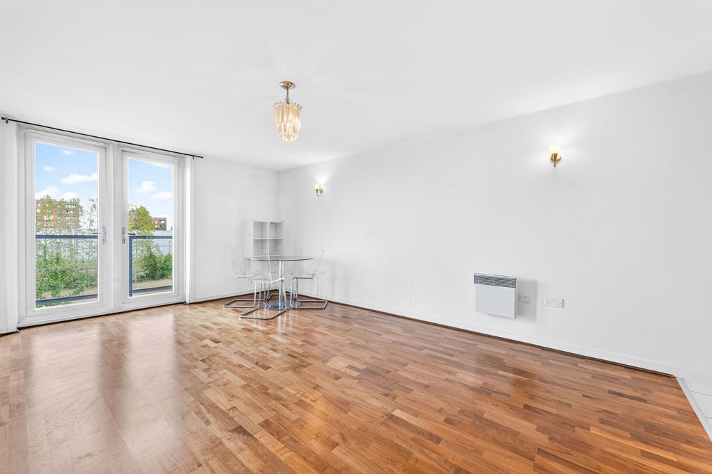 Property photo 3 of 11