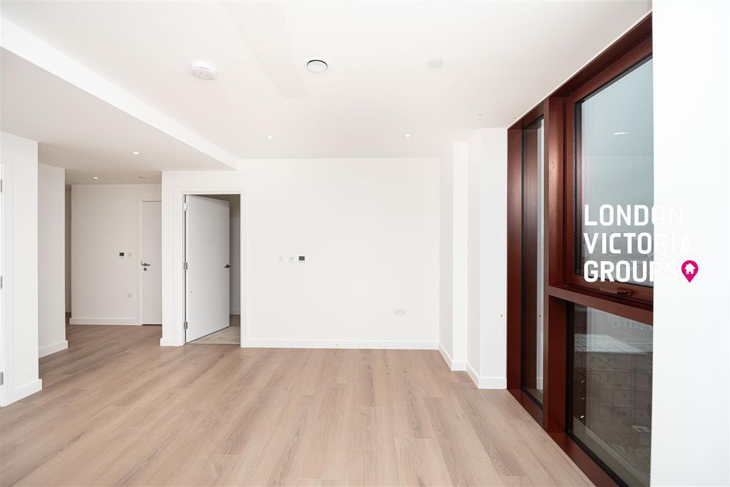 Property photo 2 of 16 1-16245.Jpg