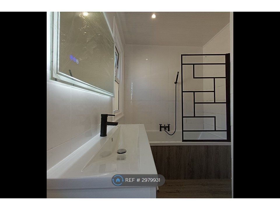 Property photo 1 of 28