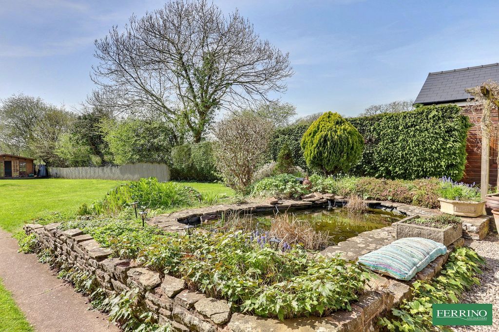 Property photo 2 of 36 Garden