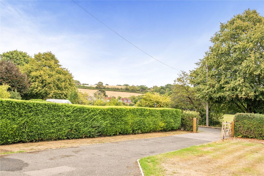 Property photo 3 of 38 Picture No. 06