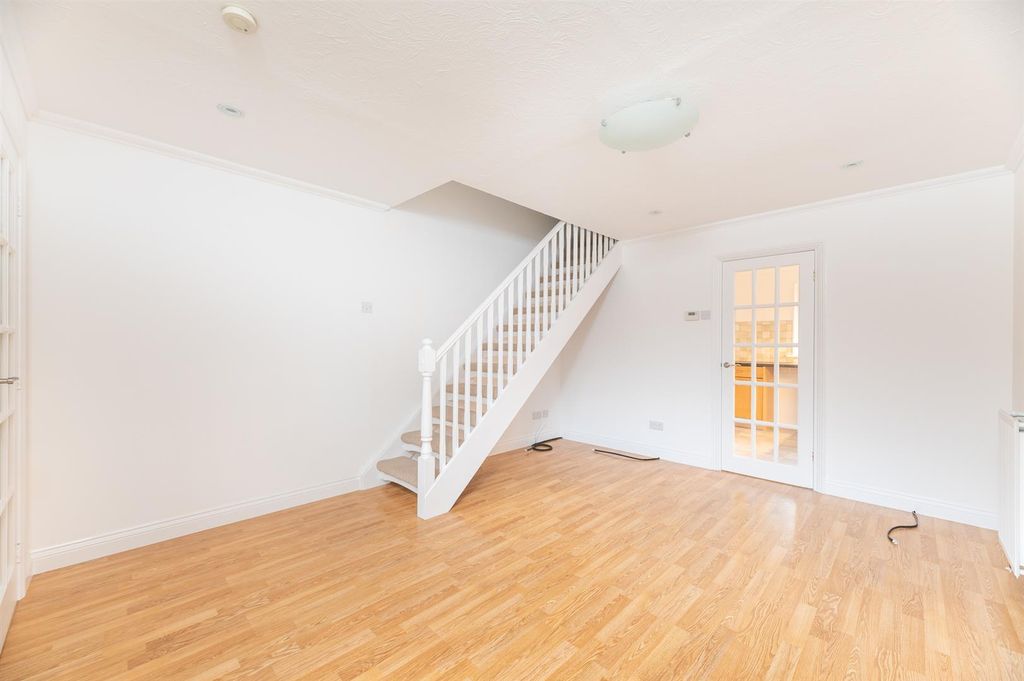 Property photo 3 of 22 Sitting Room