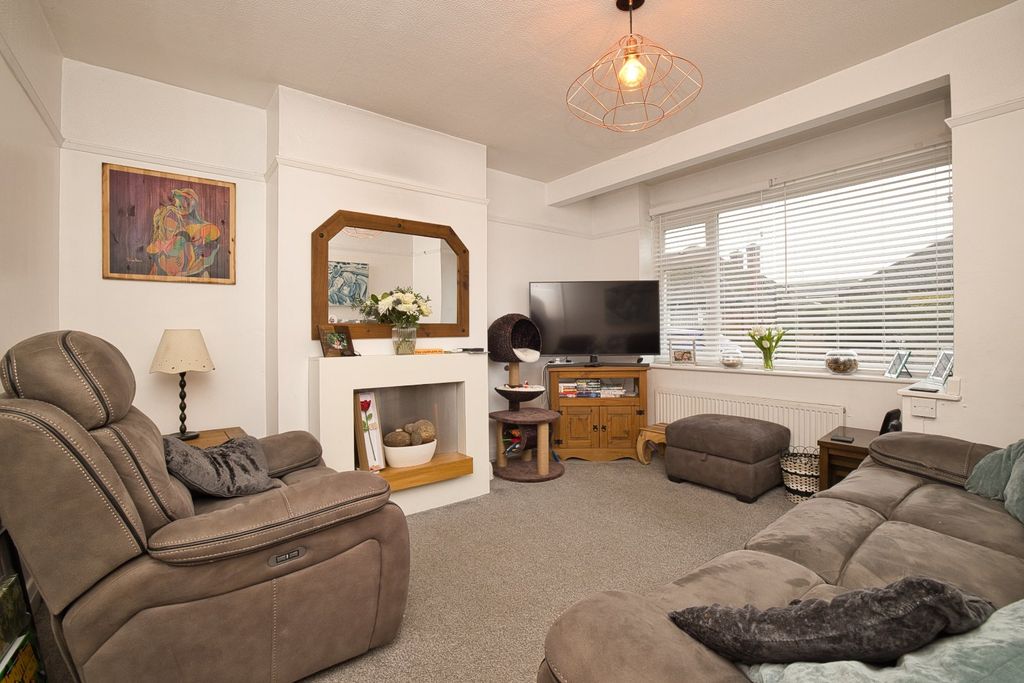 Property photo 2 of 12 Picture 2