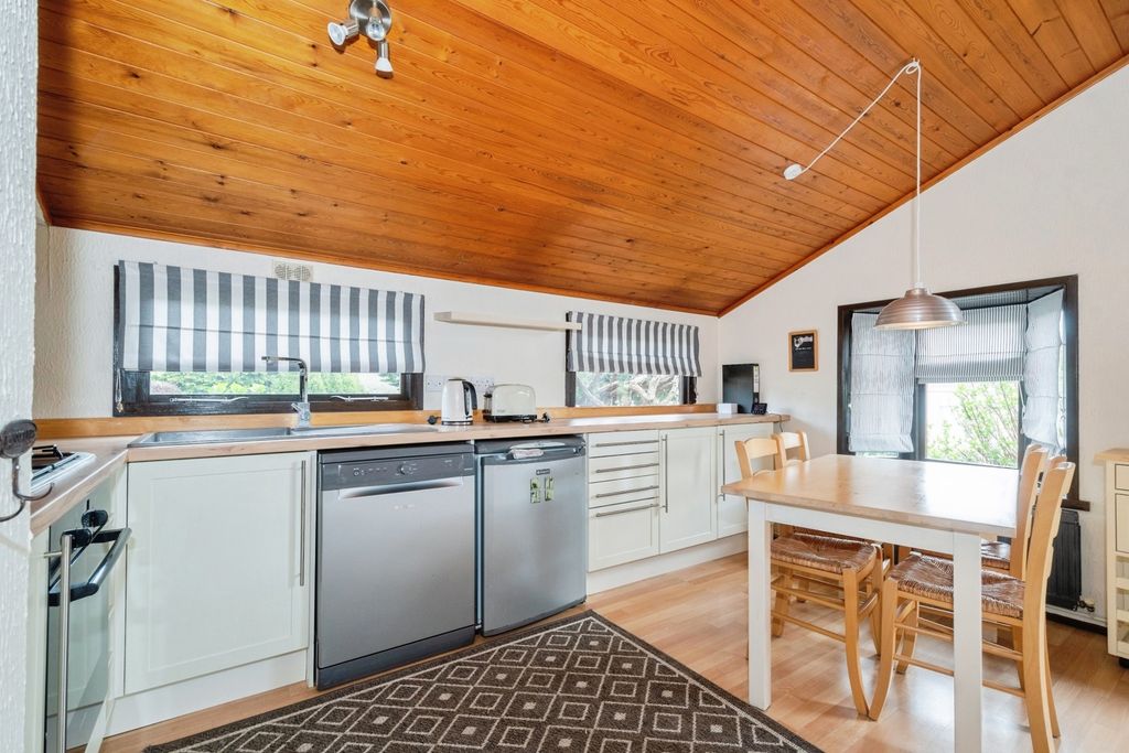 Property photo 3 of 12 Pbox-Img.Jpg