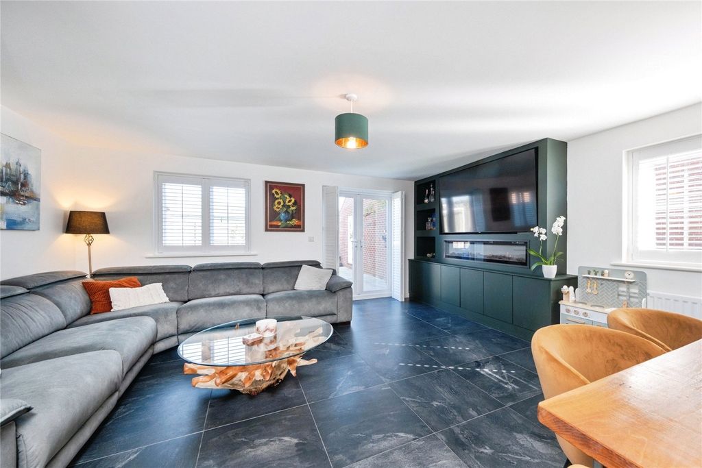 Property photo 2 of 23 Picture No. 05