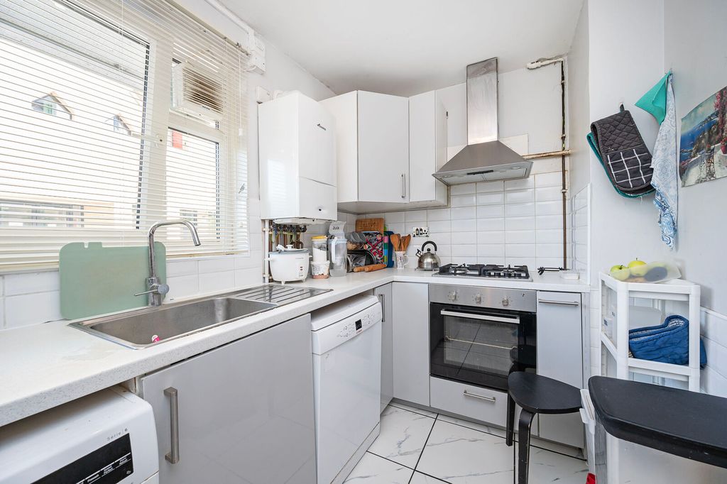 Property photo 3 of 12