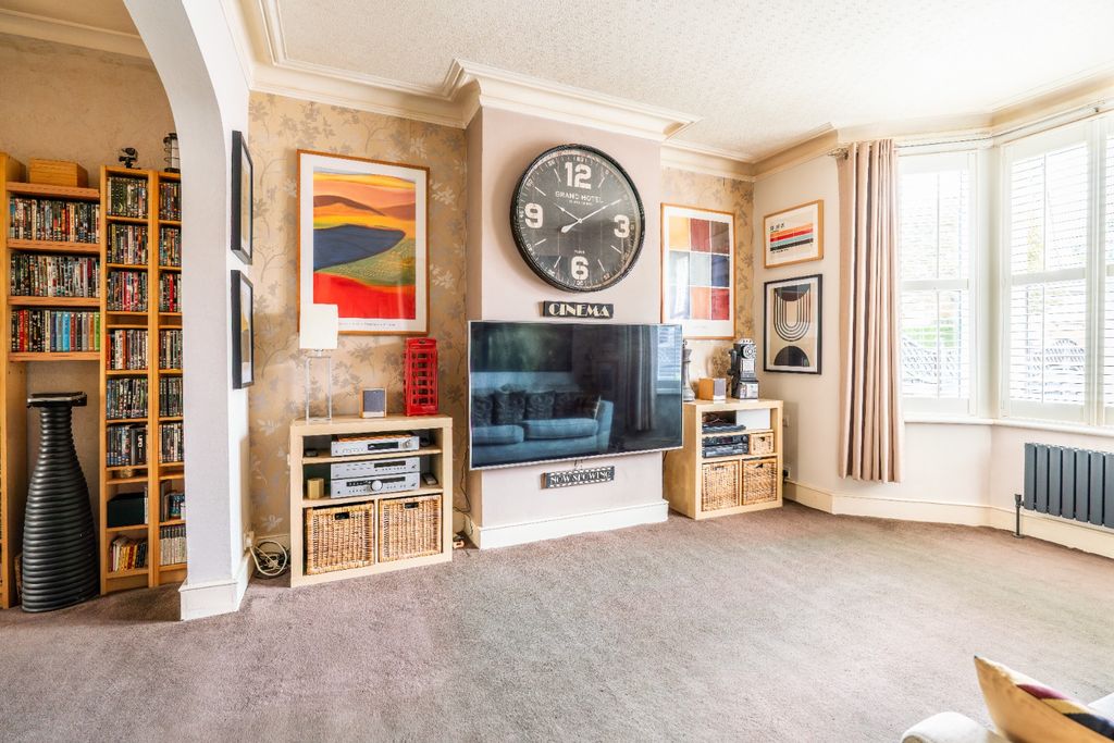 Property photo 3 of 18 4365575