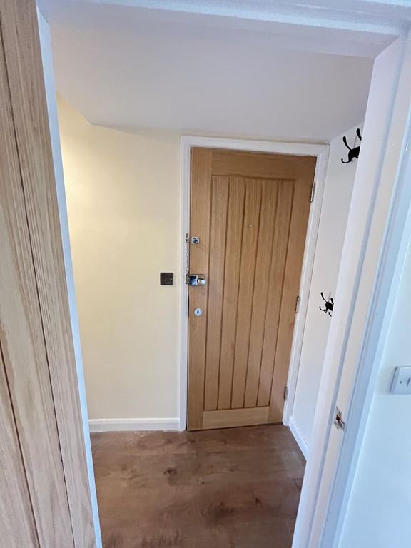 Property photo 2 of 14 Hallway