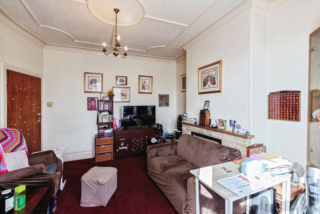 Property photo 3 of 17 Photo