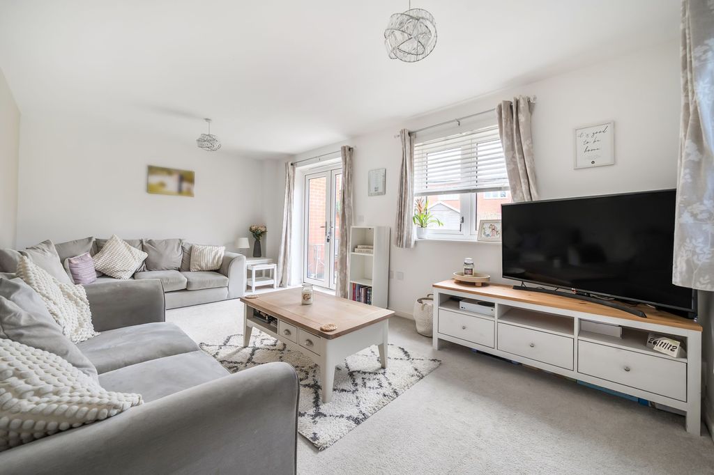 Property photo 3 of 19