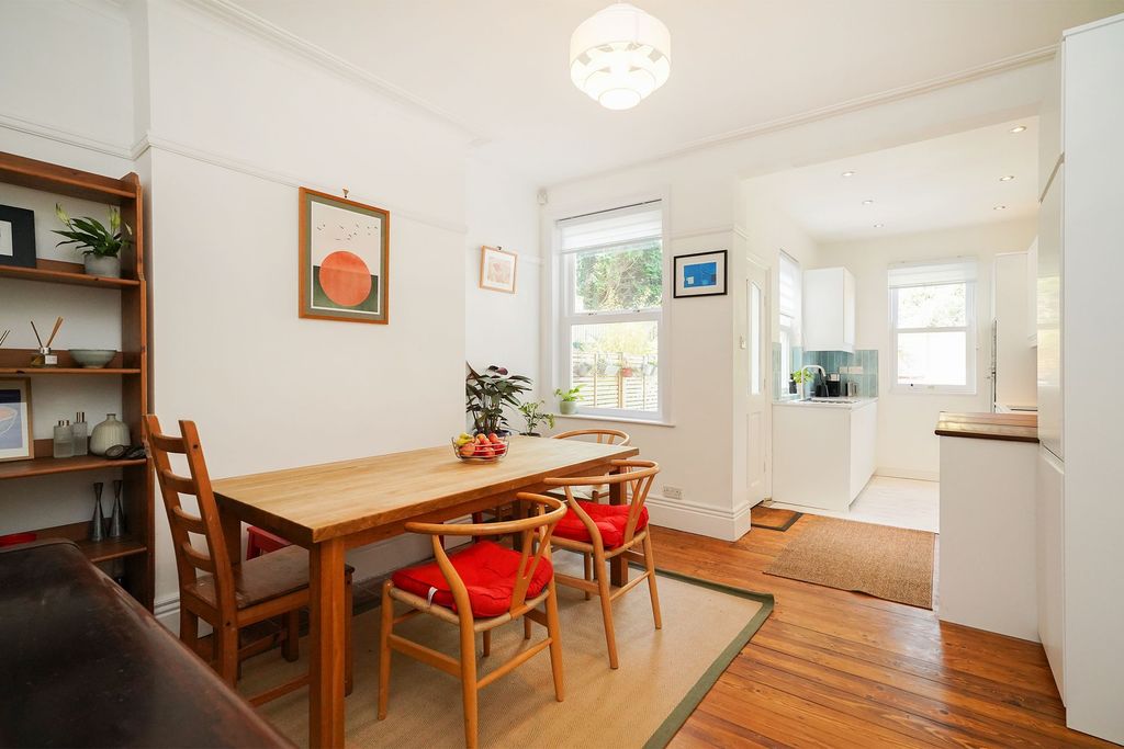 Property photo 3 of 24