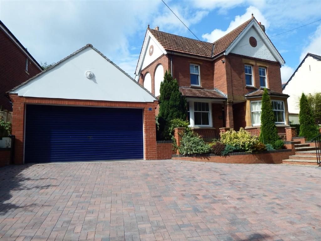 Property photo 1 of 28