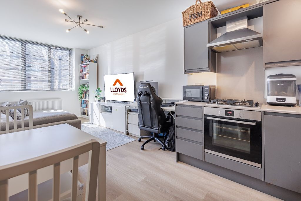 Property photo 3 of 9 5018413