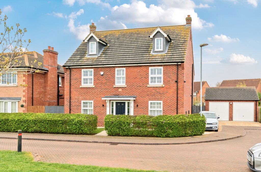 Property photo 1 of 30 1435817-1-69cc1c3015E30