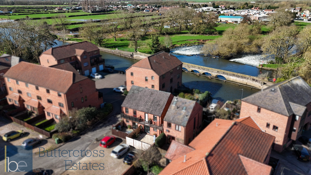Property photo 1 of 21 Coopers Yard