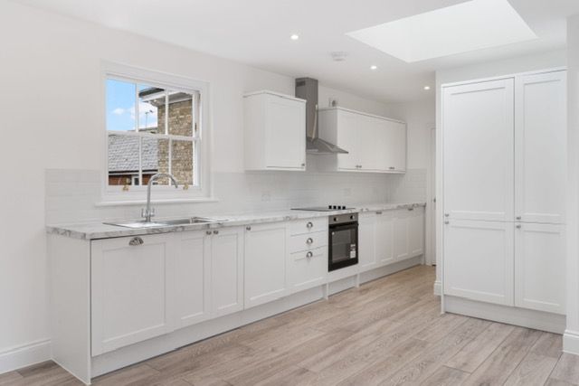 Property photo 2 of 10 Kitchen