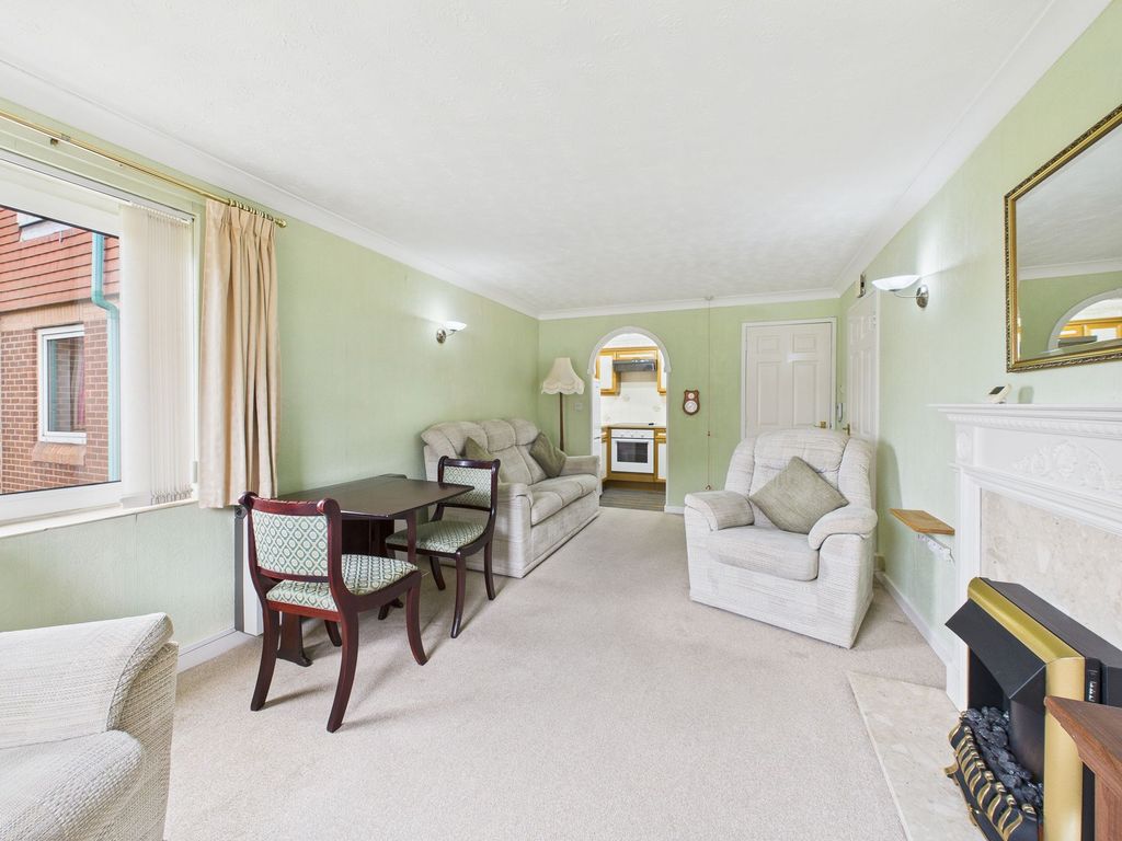 Property photo 2 of 14 Lounge