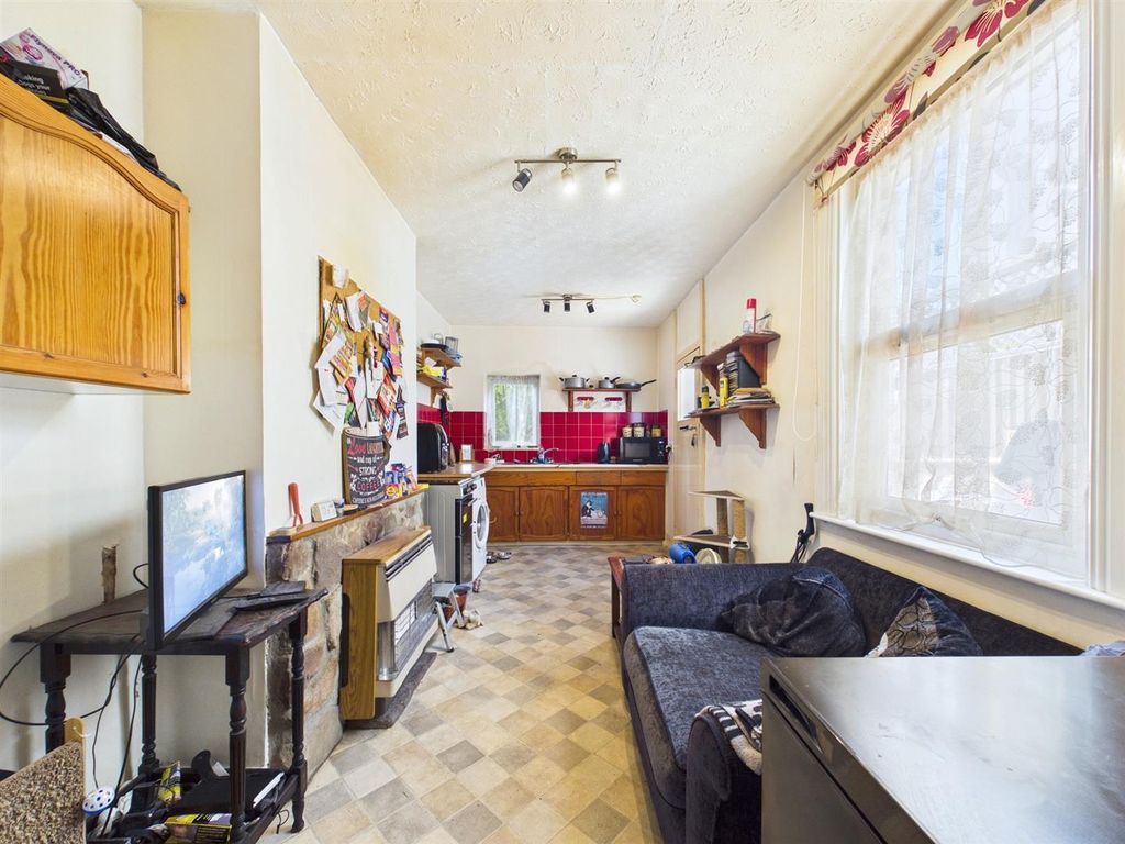 Property photo 3 of 14 3 - Terraced House For Auction, Douglas Road, Horf