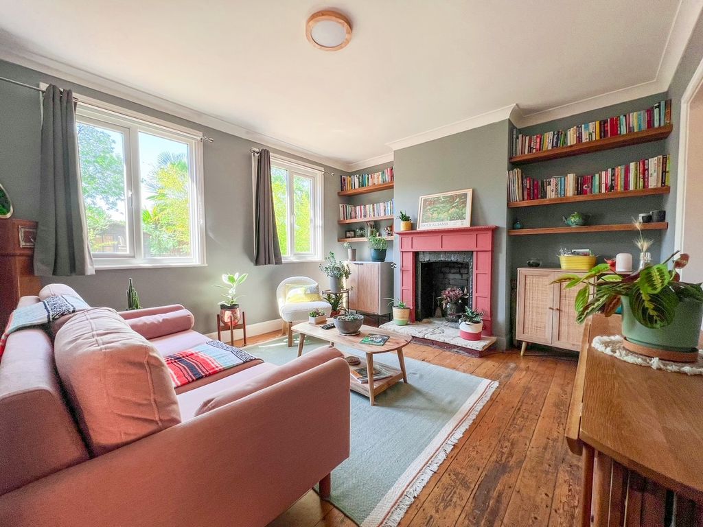 Property photo 3 of 18