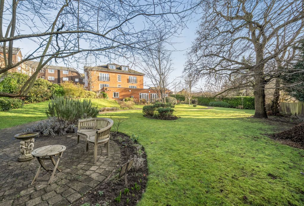 Property photo 1 of 13 1405624-17-697A1E...