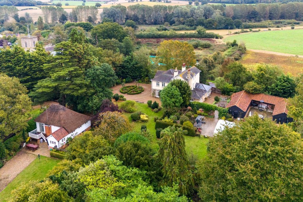 Property photo 2 of 42 Hacheston Lodge - Main-98