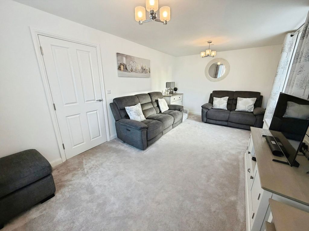 Property photo 2 of 30