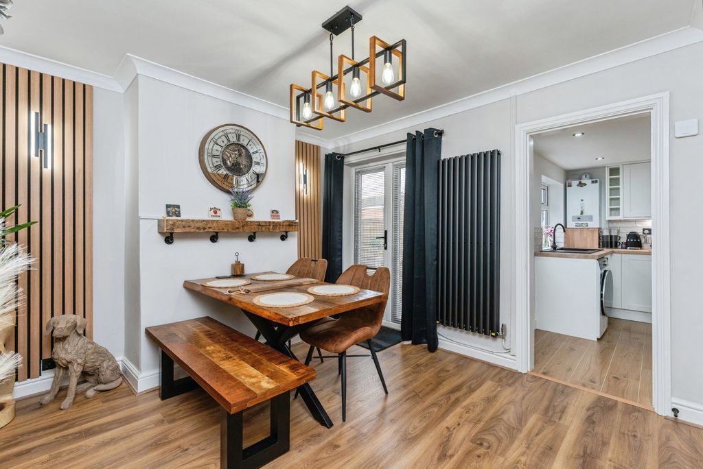 Property photo 3 of 23 Pbox-Img.Jpg