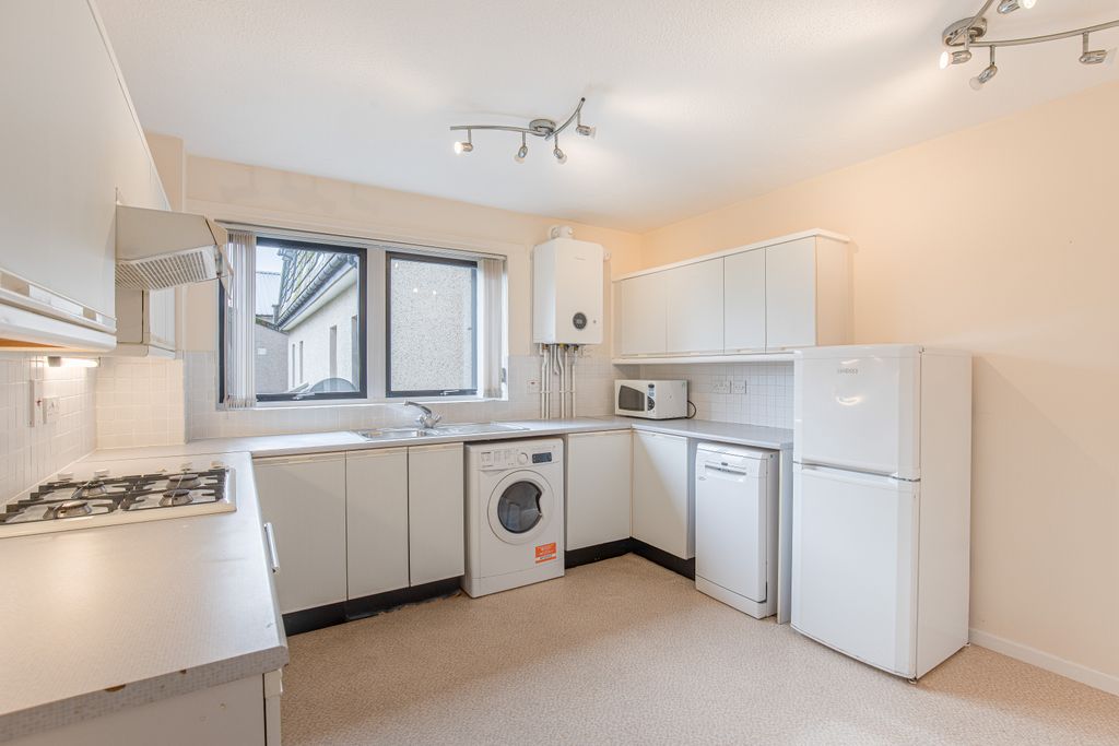 Property photo 1 of 13 Kitchenangle1