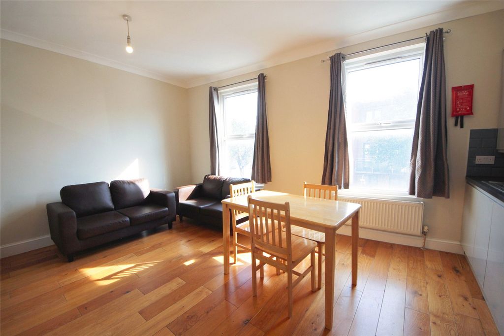 Property photo 2 of 11 Picture No. 15